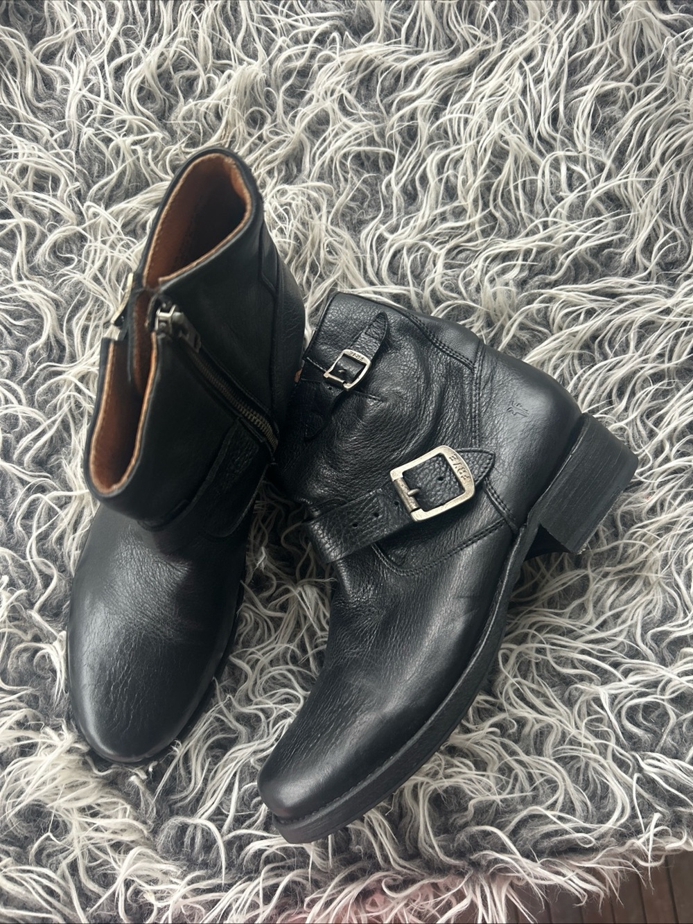FRYE The Vicky 6" Boot in Black Leather 9.5 B NWOT. New without Tags!